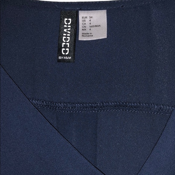 H&M button down blouse - Picture 3 of 6